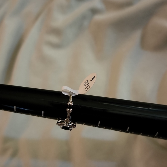 3 For $15! Fragrant jewels Bones ring - Picture 2 of 3